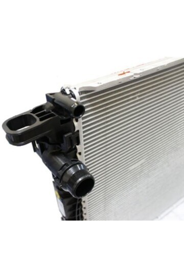 RADYATÖR AUDI A4 1.4 TFSİ-2.0 TFSİ-2.0 TDİ 15 > OTOM 718x475x14